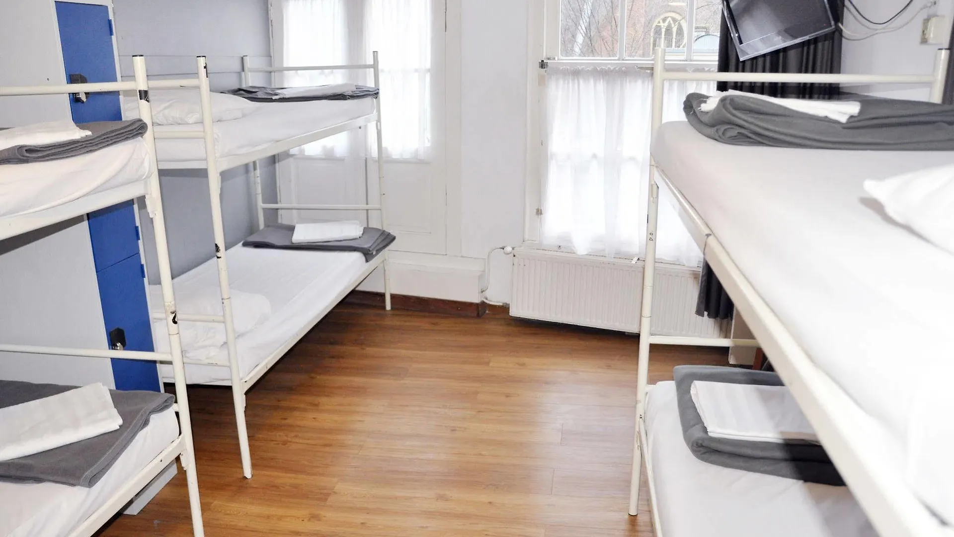 Travel Hotel Amsterdam 2*,