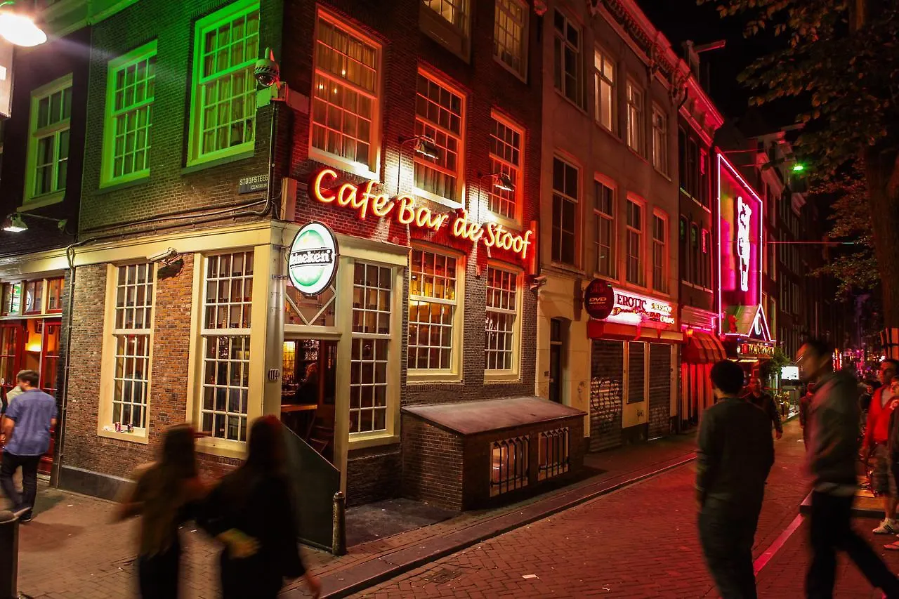 Travel Hotel Amsterdam 2*,